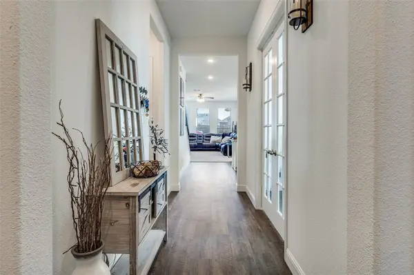 2604 Upland Trail Lane, Aubrey, TX 76227