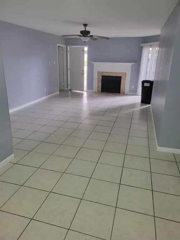 9700 Leawood Boulevard #1111, Houston, TX 77099