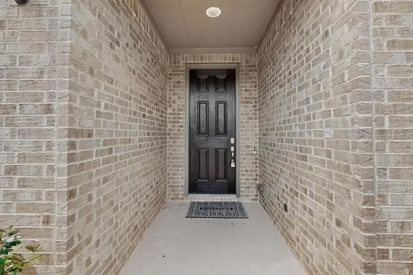 73 River Oaks Boulevard, Waxahachie, TX 75165