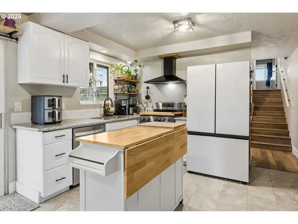 965 SOMMERVILLE LOOP, Harrisburg, OR 97446