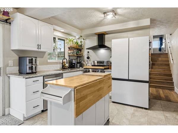 965 SOMMERVILLE LOOP, Harrisburg, OR 97446