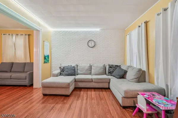 670 Devon St, Kearny Town, NJ 07032