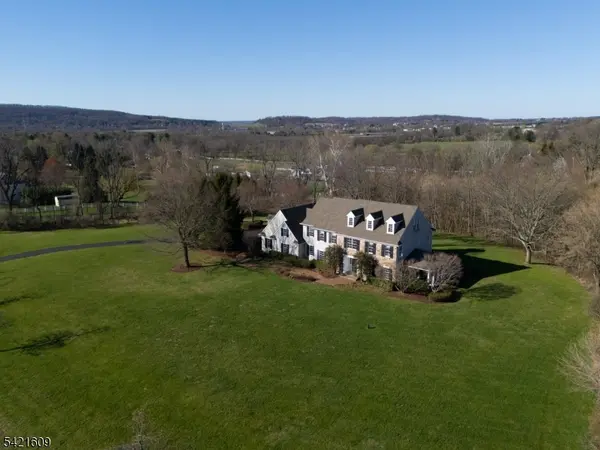 15 Ramsey Rd, Clinton Twp., NJ 08833