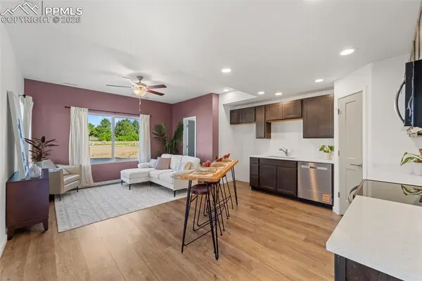 1916 Erin LOOP, Colorado Springs, CO 80918