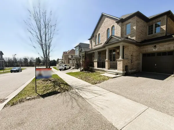 8 James Glover DR, Markham, ON L6C 0W1
