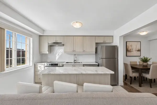 39 Kodiak TER, Barrie, ON L9J 0J4