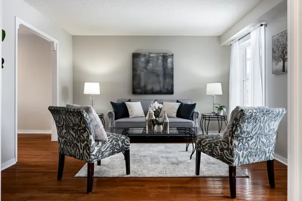 8 Passmore AVE, Orangeville, ON L9W 4E2