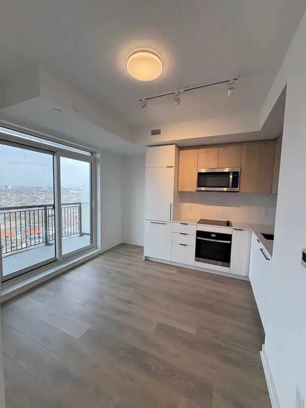 1185 Dupont ST #1305, Toronto W02, ON M6H 0G5