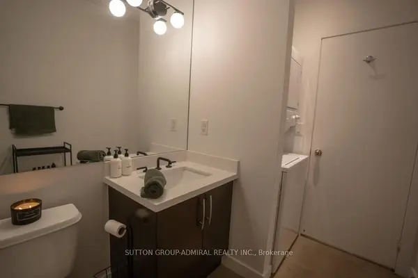 2 Fieldway RD #717, Toronto W08, ON M8Z 0B9