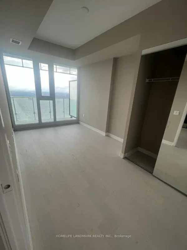 3900 Confederation Pkwy #5605, Mississauga, ON L5B 0M3