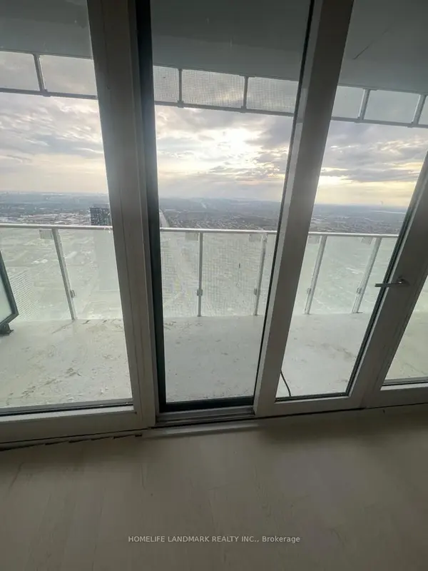 3900 Confederation Pkwy #5605, Mississauga, ON L5B 0M3