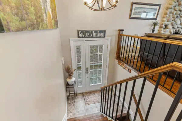 23 Moon RD, Front Of Yonge, ON K0E 1R0