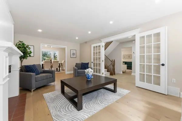 19 Kingsford CRES, Kanata, ON K2K 1T5