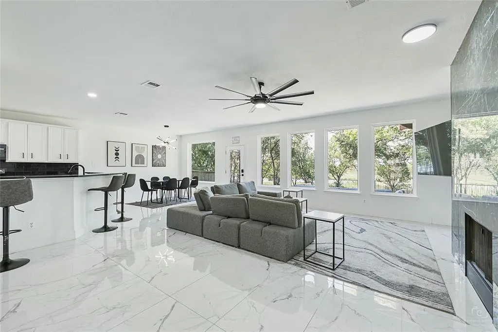 3805 Overlook Court, The Colony, TX 75056