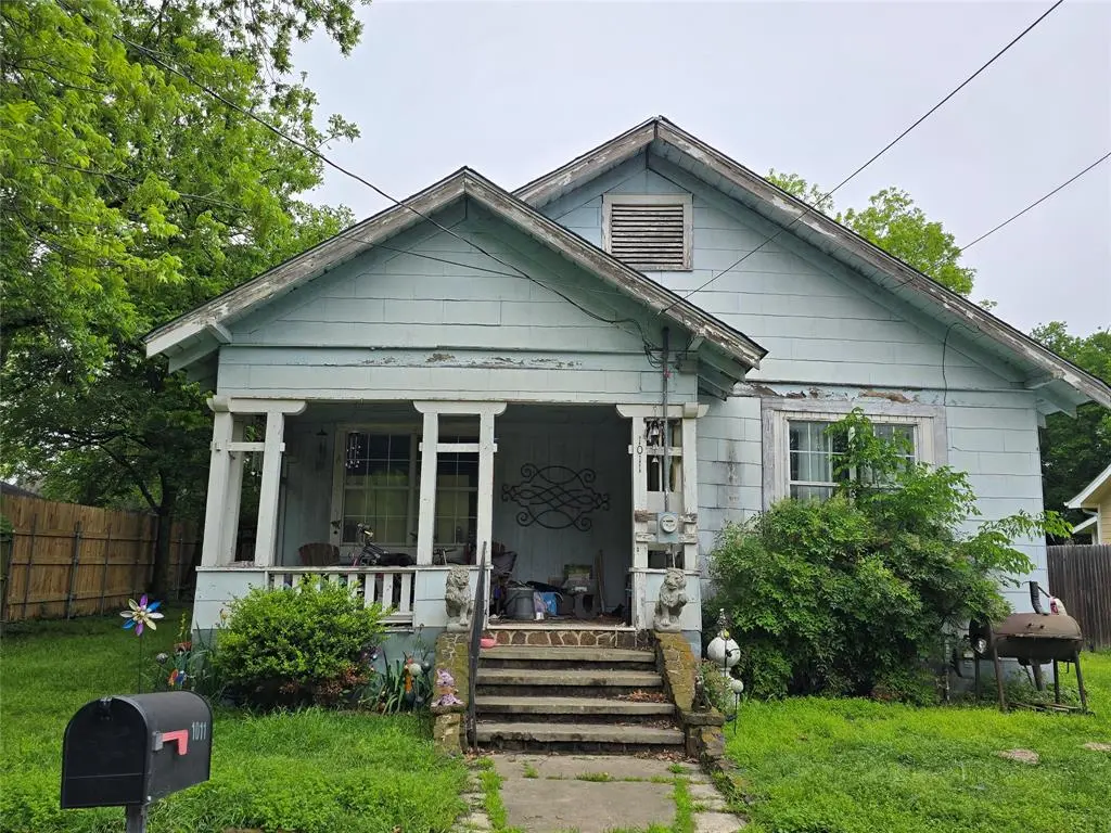 1011 N Commerce Street, Gainesville, TX 76240