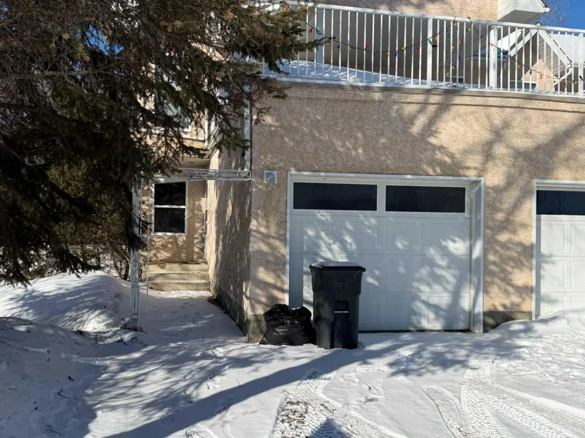 300 12 AVE SW #4, Slave Lake, AB T0G 2A4