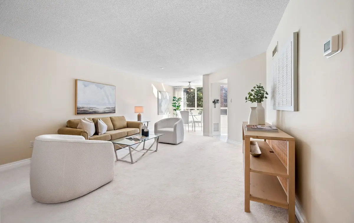 1210 Don Mills RD #324, Toronto C13, ON M3B 3N9