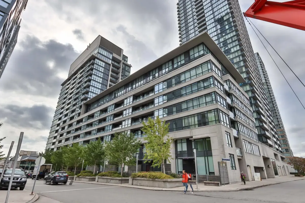 8 Telegram Mews #815, Toronto C01, ON M5V 3Z5