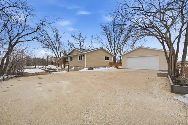 125 Turnbull DR, Winnipeg, MB R3V 1X2