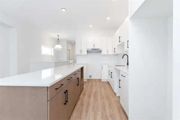 100 Grande Pointe Meadows BLVD, Grande Pointe, MB R5A 0C8