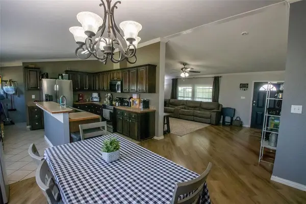 279 Ridge Trail, Rhome, TX 76078