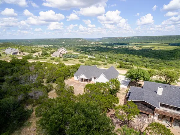 405 Oak Tree Drive, Possum Kingdom Lake, TX 76449
