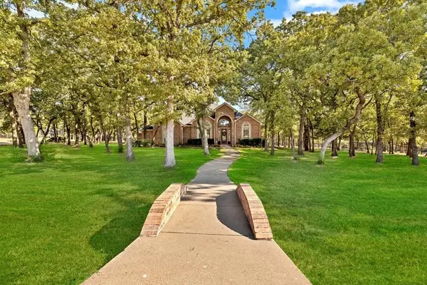 7308 Wooded Acres Trail, Mansfield, TX 76063