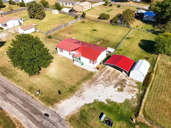 112 Pine Ridge Circle, Southmayd, TX 75092