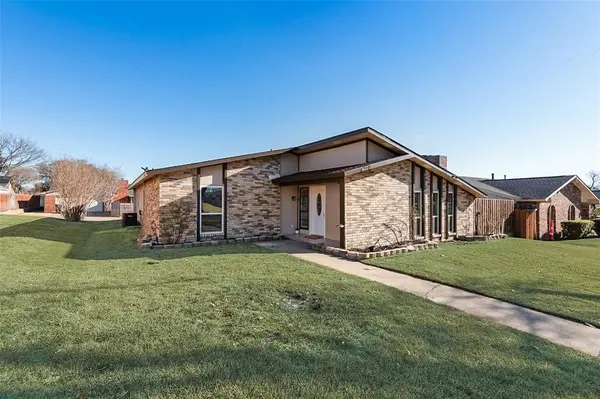 3422 Knoll Point Drive, Garland, TX 75043