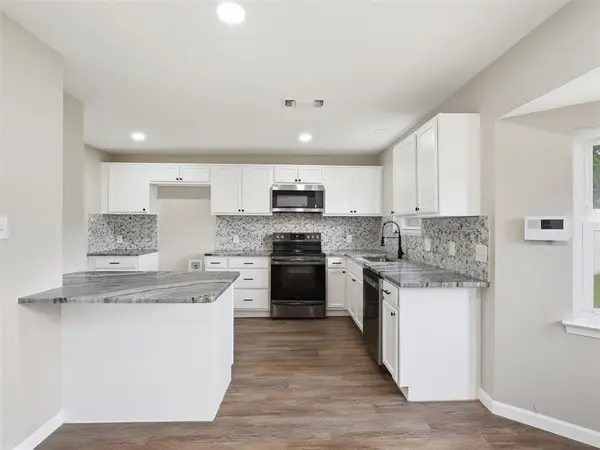 7321 Fredricksburg Drive, Forest Hill, TX 76140