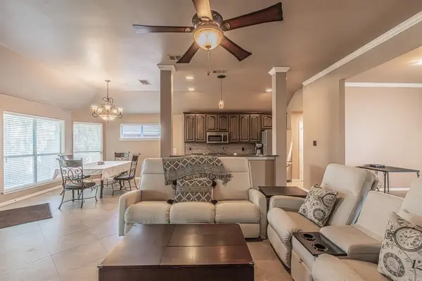 7732 Summerbrook Circle, Fort Worth, TX 76137