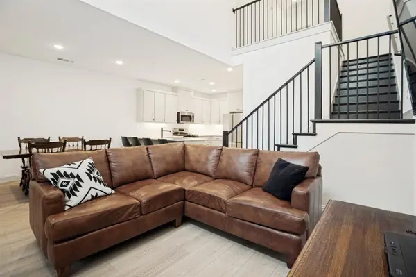 420 Parkside Drive, Argyle, TX 76226