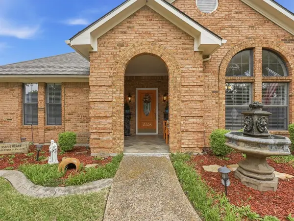 2328 Stone Glen Lane, Carrollton, TX 75007