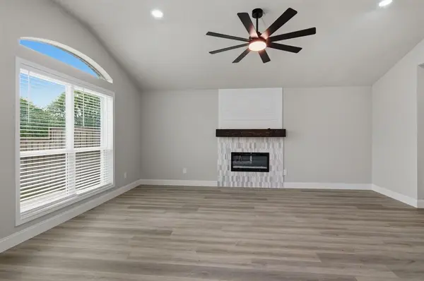 8105 Spruce Valley Drive, Fort Worth, TX 76137