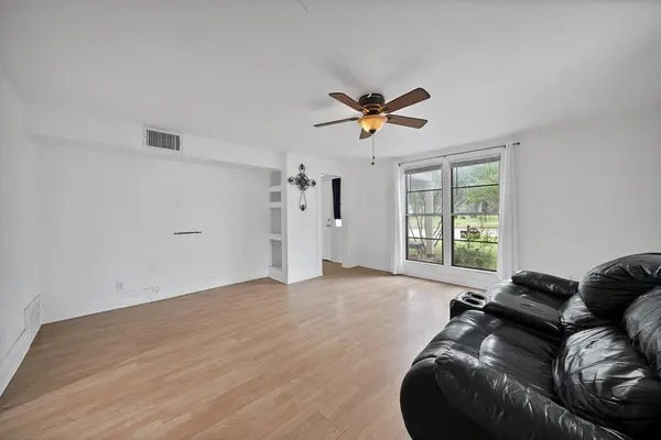 406 W Broad Street, Mansfield, TX 76063