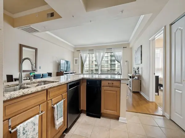 3225 Turtle Creek Boulevard #943, Dallas, TX 75219