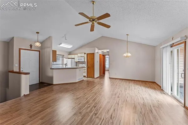 8643 Chancellor DR, Colorado Springs, CO 80920