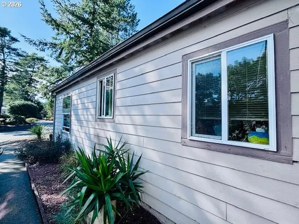 129 EVERGREEN LN, Florence, OR 97439