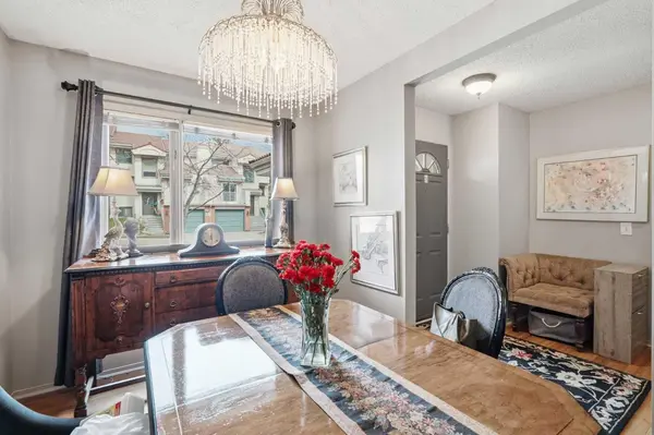 5810 Patina DR SW #53, Calgary, AB T3H 2Y6