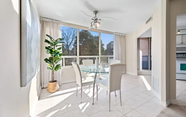 1210 Don Mills RD #324, Toronto C13, ON M3B 3N9