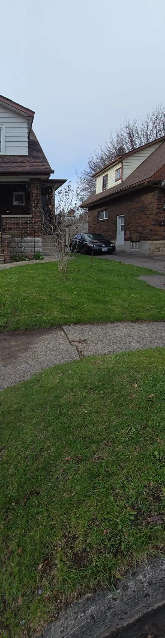 348/350 Arthur ST #St, Oshawa, ON L1H 1P3