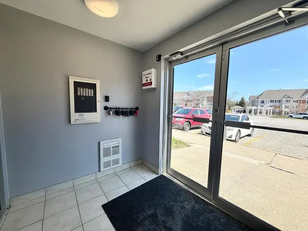 94 Aspen Springs DR #209, Clarington, ON L1C 5N4