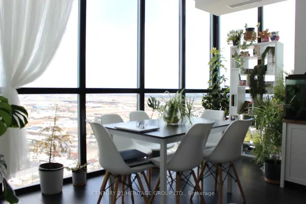 2910 Highway 7 RD W #2202, Vaughan, ON L4K 0H8