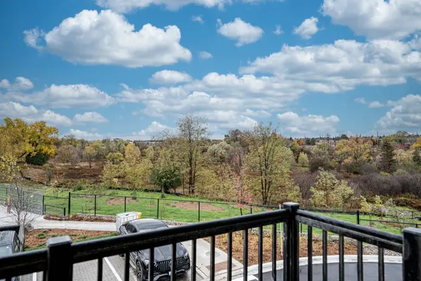 152 Matawin LN, Richmond Hill, ON L4B 0H8