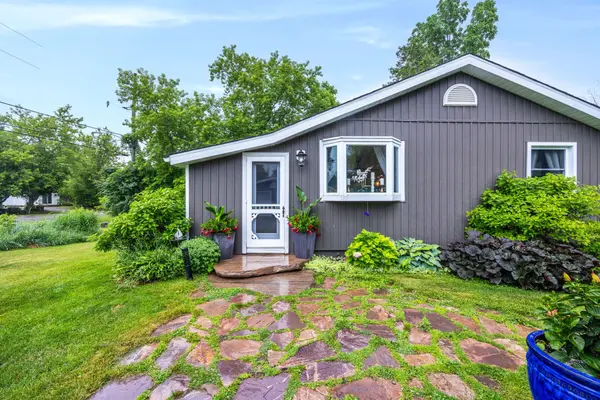 31 O'Dell LN, Georgina, ON L0E 1S0