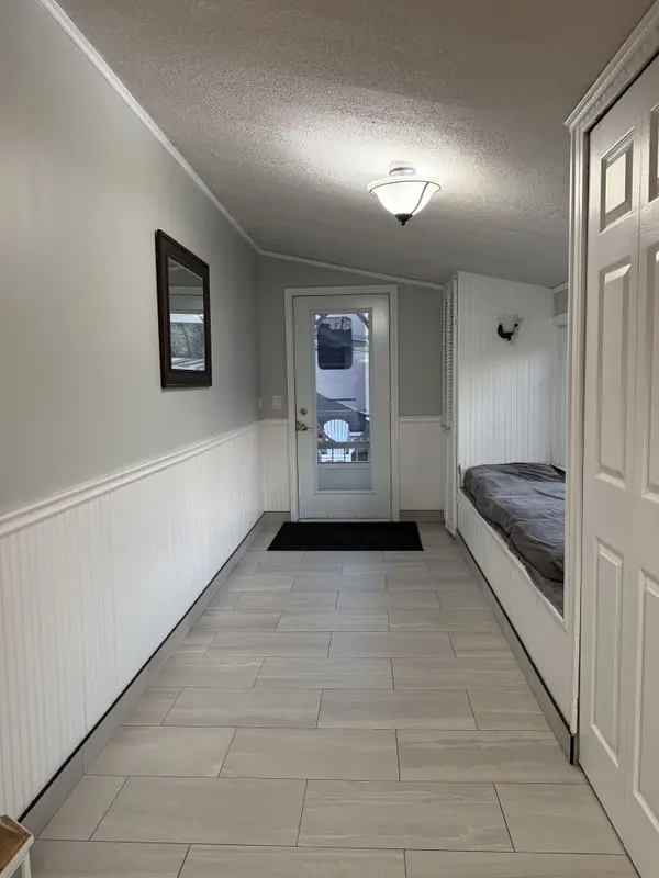 31 O'Dell LN, Georgina, ON L0E 1S0