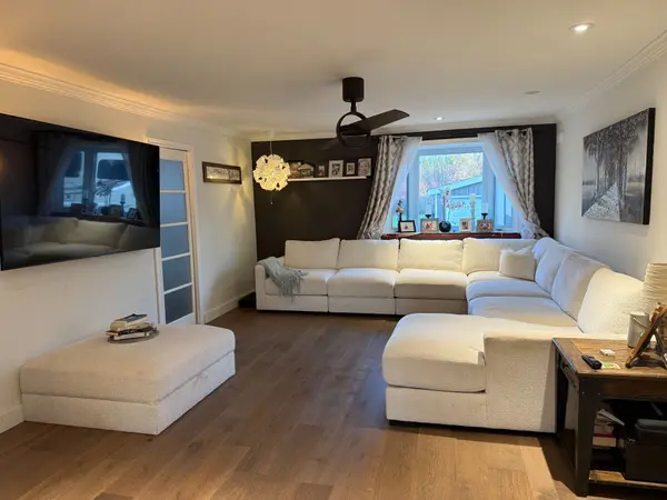 31 O'Dell LN, Georgina, ON L0E 1S0