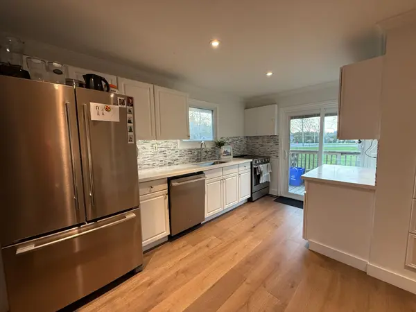 31 O'Dell LN, Georgina, ON L0E 1S0