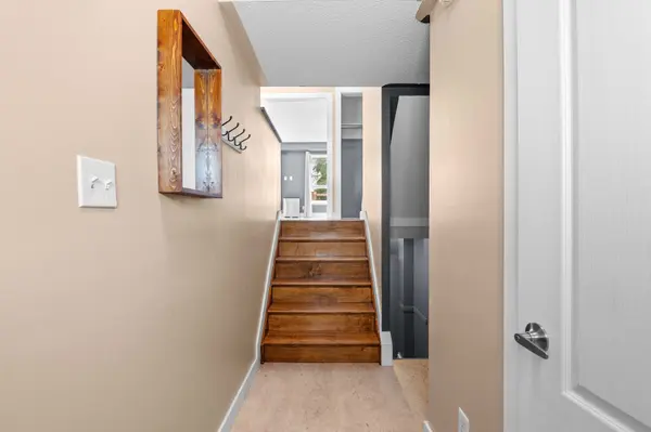 273 Ferndale DR S, Barrie, ON L4N 8K1