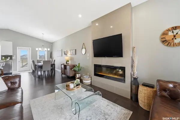 127 Schumacher BAY, Saskatoon, SK S7V 0H7